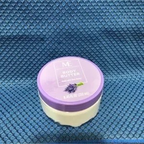 Me Body Butter with Shea butter. 8.45 FL Oz modern expressions - Picture 2 of 3